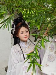 -一揽芳华汉服旗袍体验馆(拙政园店)