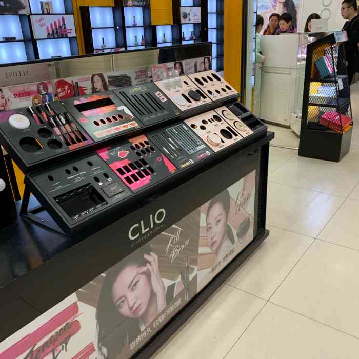 友谊新天地一层的cilo 珂莱欧是韩国的品牌,是一个彩妆品牌.