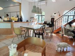 -彳亍咖啡·这里(水湾路店)