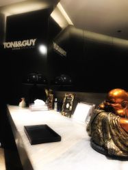 -TONI&GUY