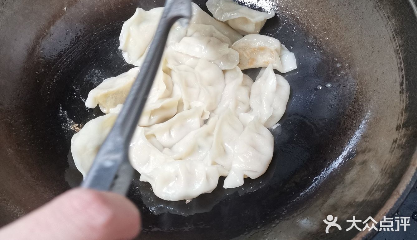 丰富而有层次的煎饺就诞生啦！