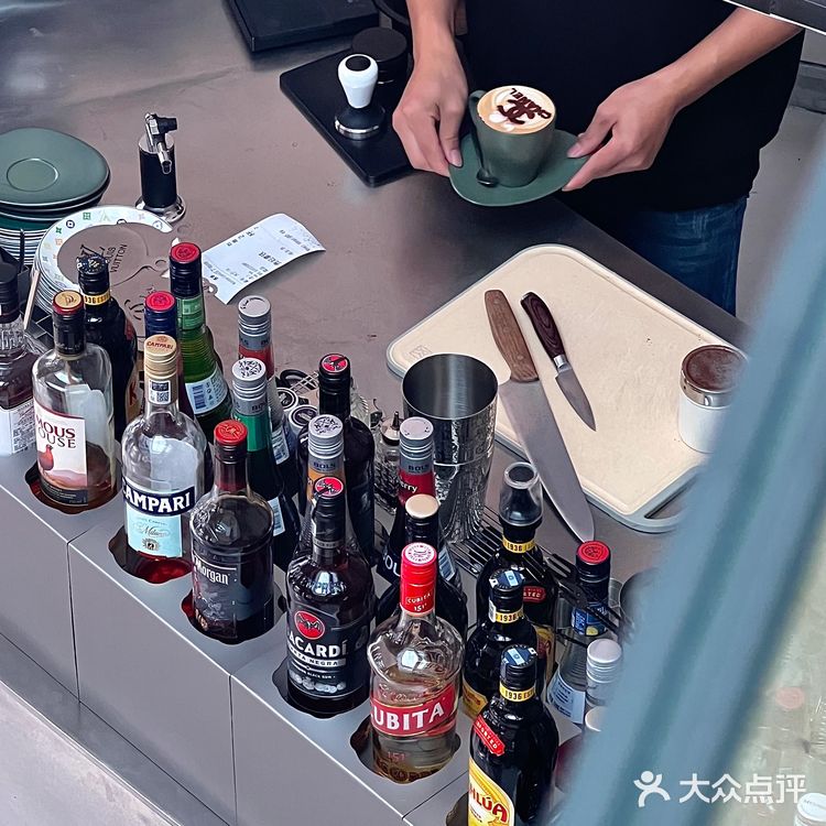 暗黑风咖啡馆又飒又高级⚫️Cafe&bar