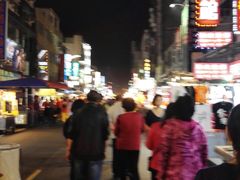 -六合夜市