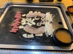 猪五花-小黑猪石板烤肉(皇冠花园店)