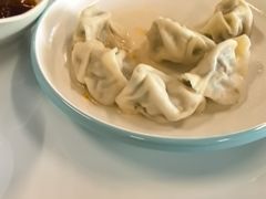 -汗腾格里·风味餐厅(新疆驻京办店)
