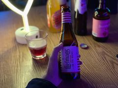 -UP嘻哈酒吧(粉巢店)