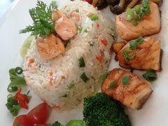 -Chom Cafe and Restaurant