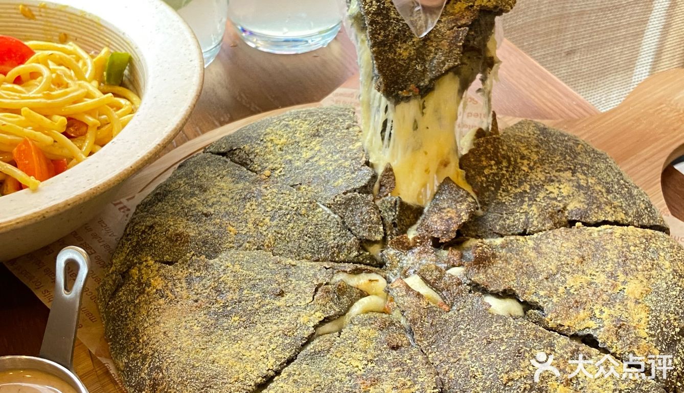 我在后湖/野巷子/等你来吃榴莲披萨🍕