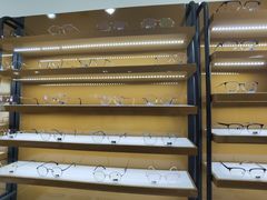 -罗伯特眼镜·蔡司官方授权(罗湖国贸店)