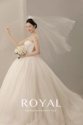 点击看大图 -挪娅婚纱摄影皇家会所
