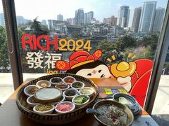 -包整·丝娃娃(一览甲秀楼风景店)