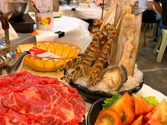 -鲜入围煮花胶鸡海鲜火锅