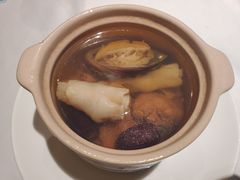 鲍鱼老鸡炖花胶-汤城小厨•粤菜•靓汤(苏州街店)
