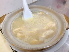 浓汤鸡煲花胶翅-添發碗仔翅美食