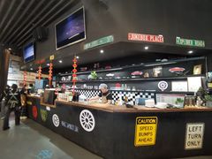 -汽车博物馆主题餐厅