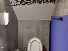 -小草屋轰趴馆别墅派对新场团建家庭聚会