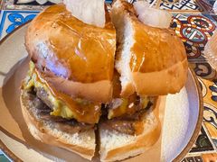 -LESCEDARS Brasserie Bistro香柏树