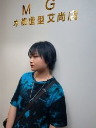 -FRIDAY星期五专业美发沙龙