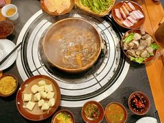 -阿山卓·野生菌火锅·纳西火塘烤肉