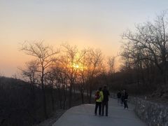 -鬼笑石后山停车场