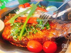香茅草烤罗非鱼-云海肴·汽锅鸡·云南代表菜(天山百盛优客店)