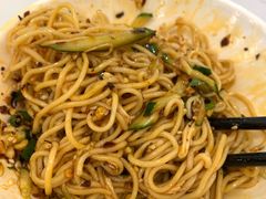 特色鸡丝凉面-李与白包子铺(桐梓林店)