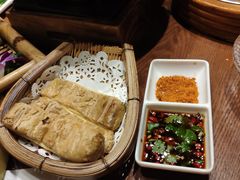 -老滇山寨•云南特色菜•地方菜•民族风情歌舞表演(金碧店)