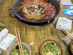 -黄潇洒老火锅(九眼桥宏济巷店)