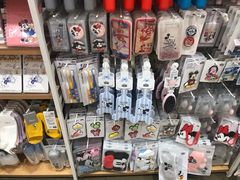 -名创优品(北京新中关购物中心地铁层店)