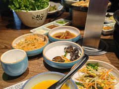 -明洞阿姨·韩式酱蟹烤肉·创意料理(三元桥店)