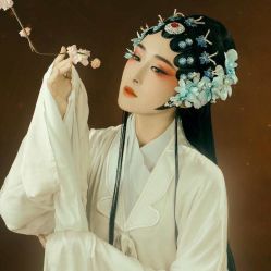 -盘子女人坊古装写真摄影(厦门总店)