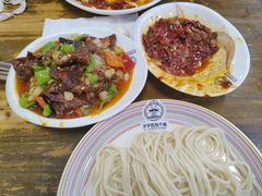 -歹歹的加个面过油肉拌面