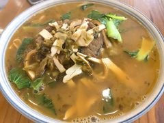 精选酸菜牛腱子面-陈八两面家(华孚写字楼店)