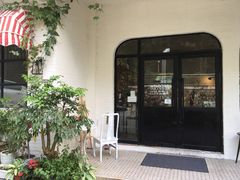 -彳亍咖啡·这里(水湾路店)