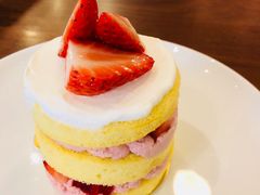 草莓裸蛋糕-UPPER KITCHEN(延安路店)