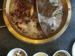 -小天鹅火锅·一线江景洪鼎旗舰店(洪崖洞店)