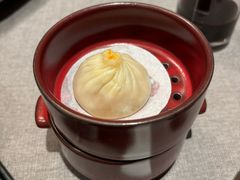 蟹黄鲜肉小笼包-福玺荟(外滩罗斯福店)