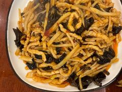 鱼香肉丝-北平小馆·烤鸭·家常菜(磨房北里店)