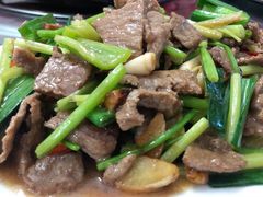 -香猪美食(中心店)