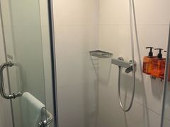 -桔子酒店(上海西藏北路地铁站店)