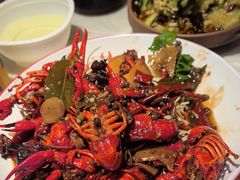-老街烧烤大排档·地道湖北菜·龙虾馆(汉口火车站店)