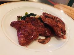 蓝布鲁思科红葡萄酒烤鸡胸-EATALIA意塔利意式餐厅(鼓楼店)