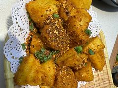 -老牌坊云南鱼豆花火锅(哈西万达店)