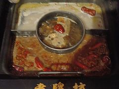 -老牌坊云南鱼豆花火锅(哈西万达店)