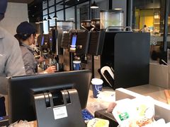 -瑞幸咖啡(巴黎春天陕西路店)