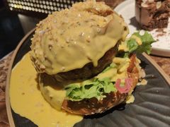 瀑布芝士牛肉汉堡-Let'sBURGERplus·非常创意汉堡(三里屯店)