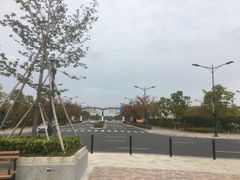 -奕欧来上海购物村停车场