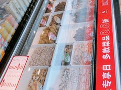 面包甜点陈列柜-廖记棒棒鸡(一号桥店)