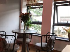 靠窗位-B.O.M波姆烘焙(凤凰街店)
