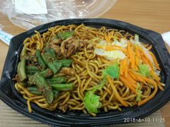 -全家便利店(莲花池东路店)